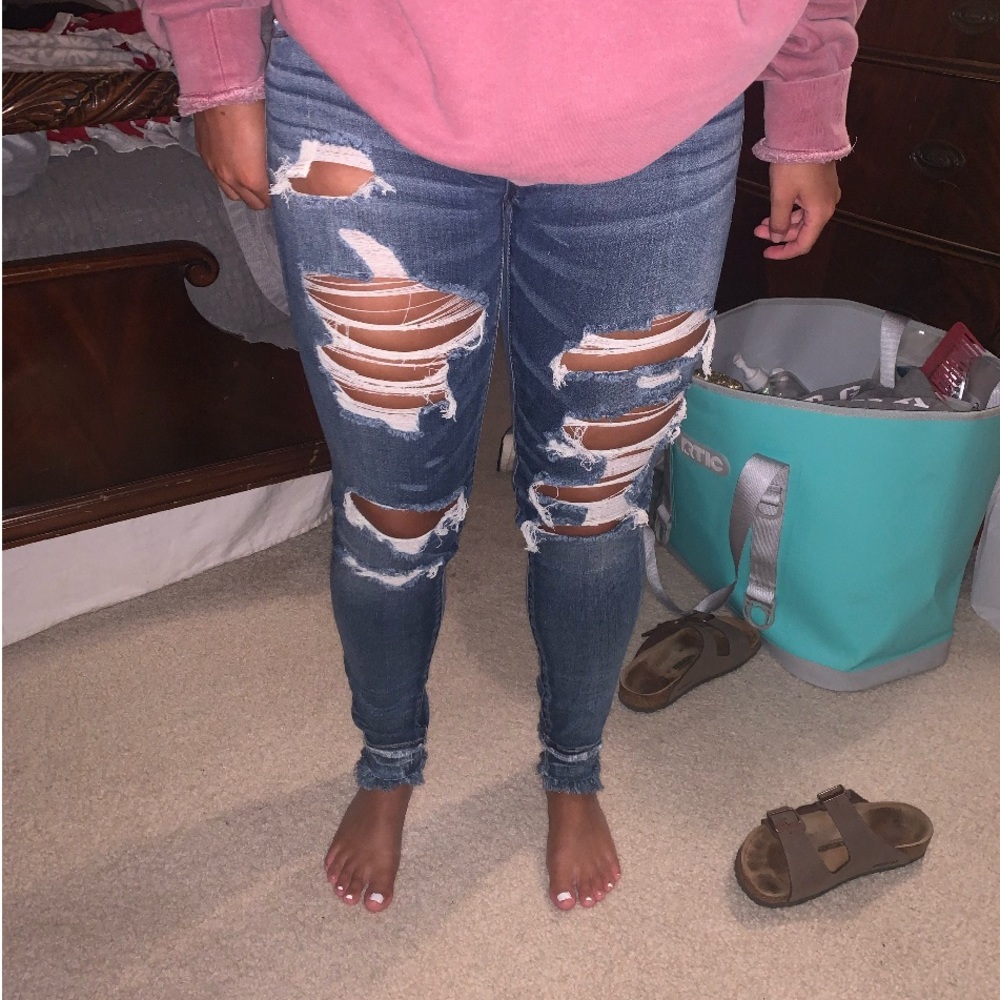 American Eagle Distressed Jeans